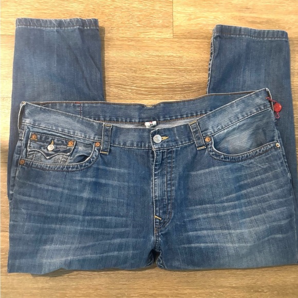 NWOT True Religion mens Jeans size W44*26  Straight Blue Medium Wash - Picture 1 of 4
